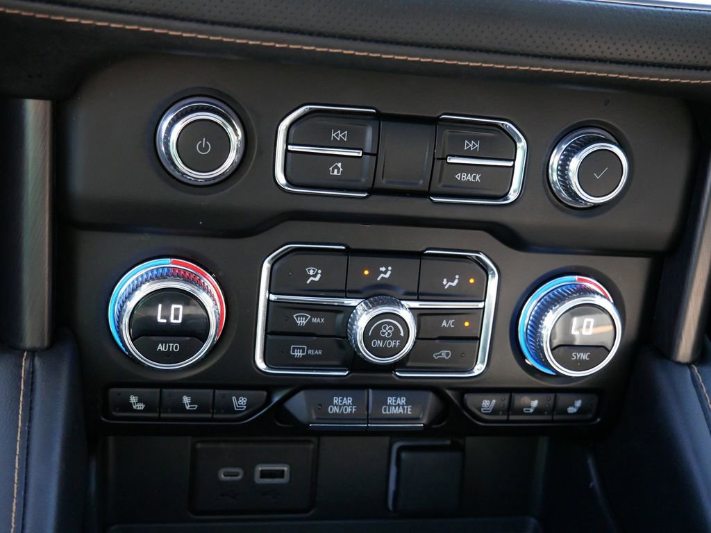 Used 2023 GMC Yukon AT4 w/ AT4 Premium Package AWD/4WD image 27
