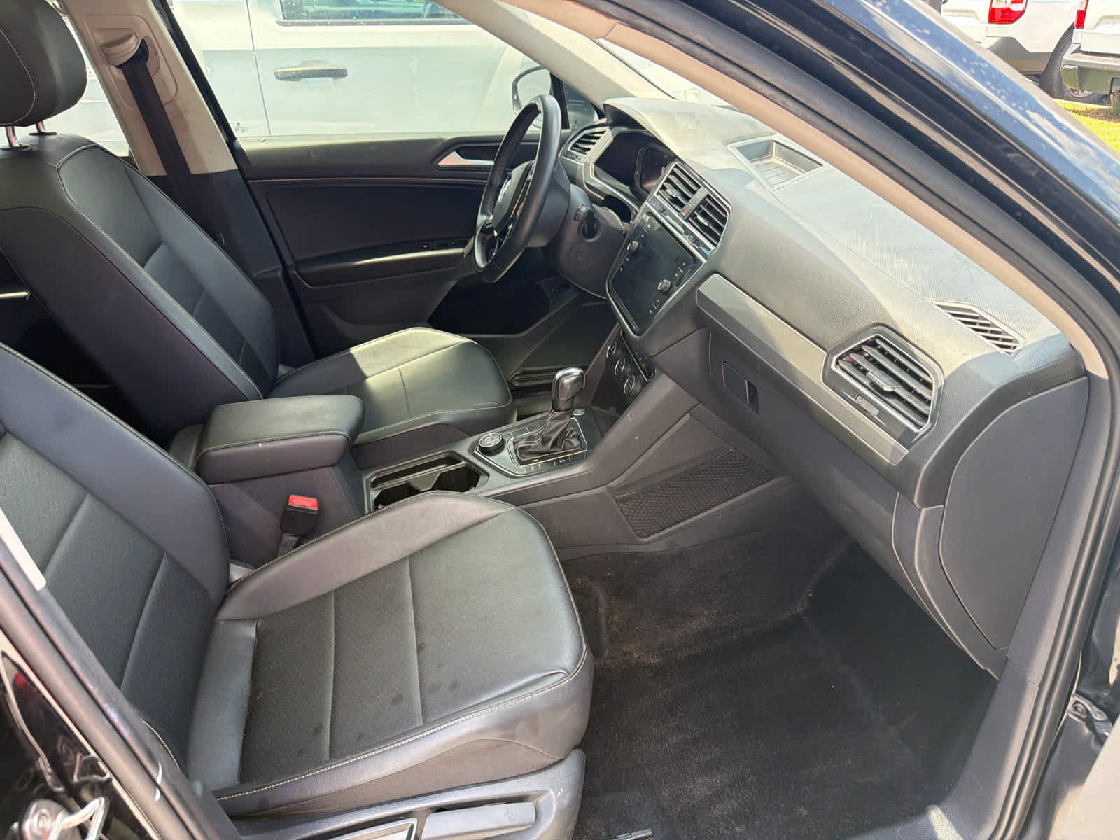 Used 2021 Volkswagen Tiguan SEL AWD/4WD image 6