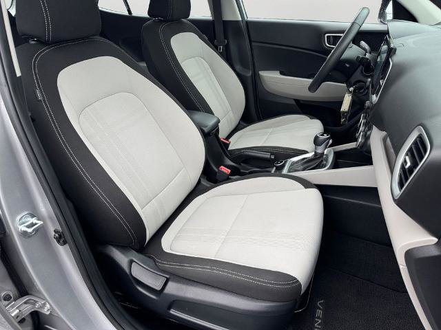 Used 2023 Hyundai Venue SEL FWD image 7