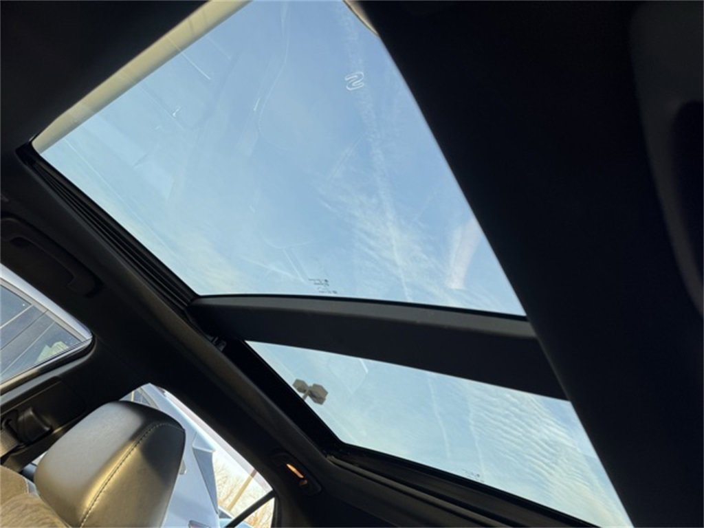 Used 2017 Chrysler 300 S w/ 300S Premium Group image 15