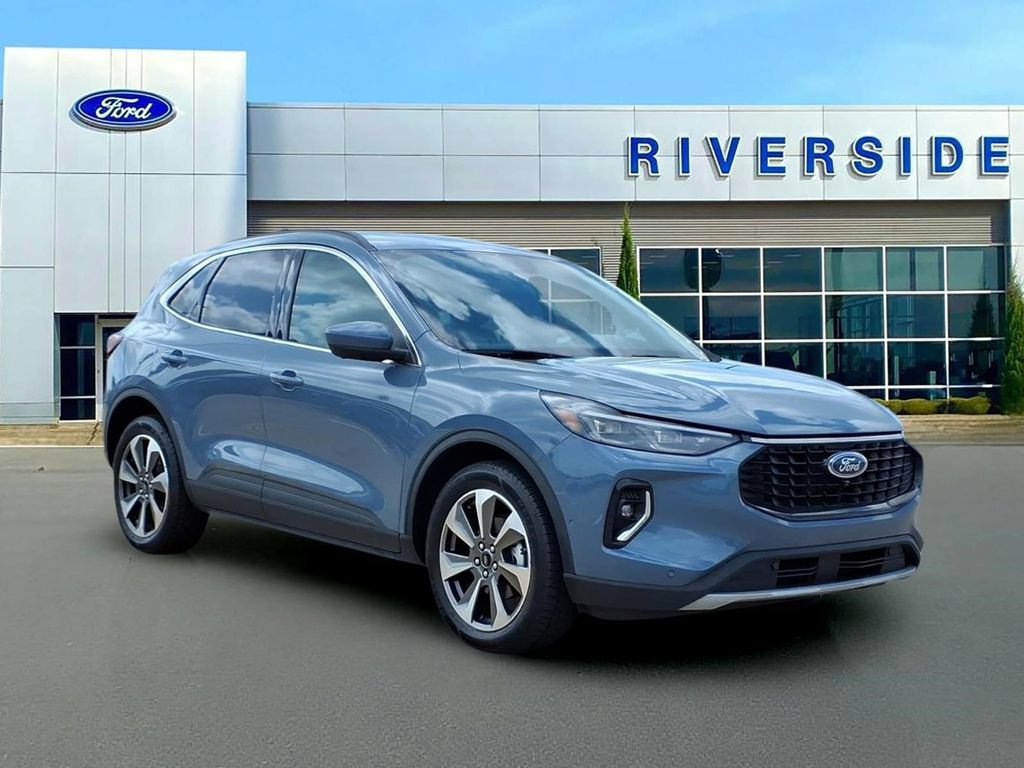 Certified 2023 Ford Escape Platinum w/ Premium Technology Package AWD/4WD image 1