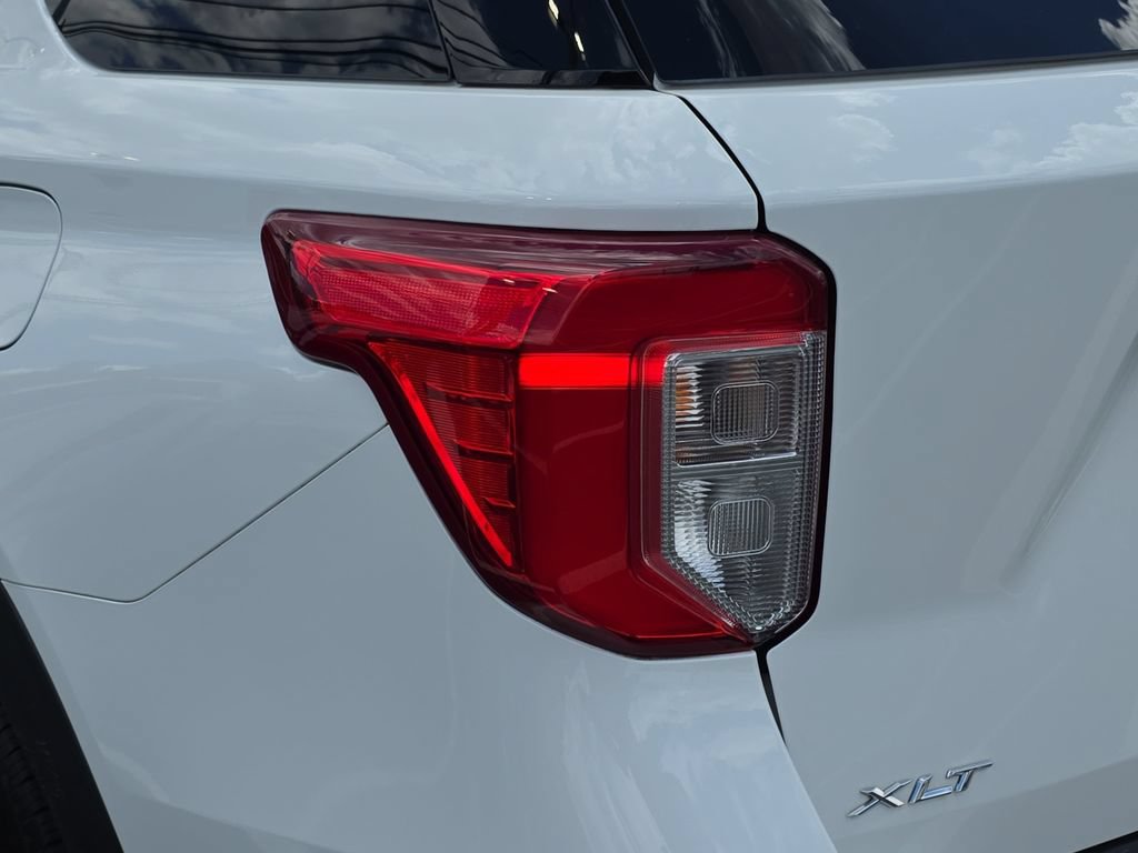 Certified 2023 Ford Explorer XLT w/ Equipment Group 202A AWD/4WD image 30