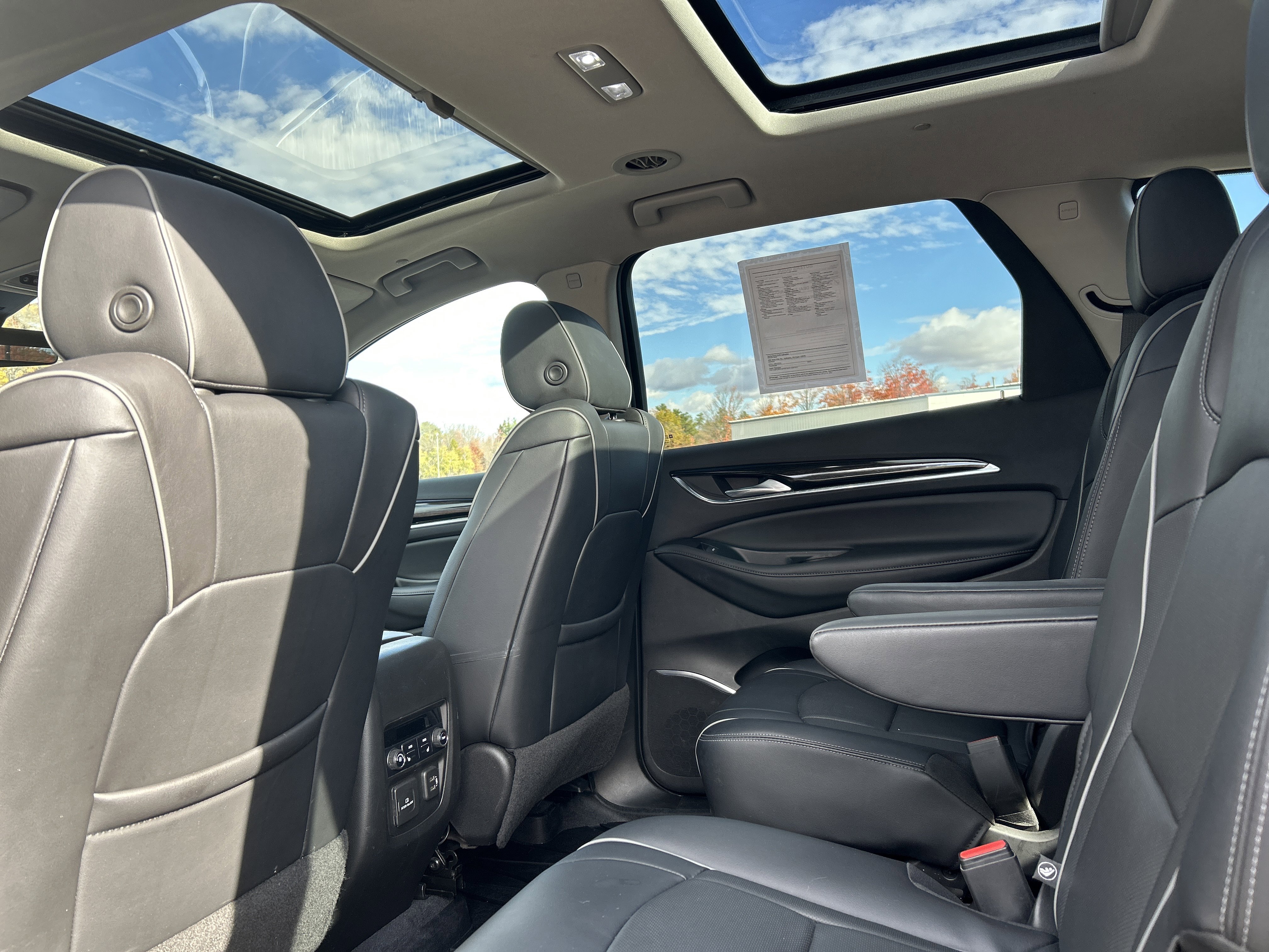 Used 2021 Buick Enclave Avenir image 13