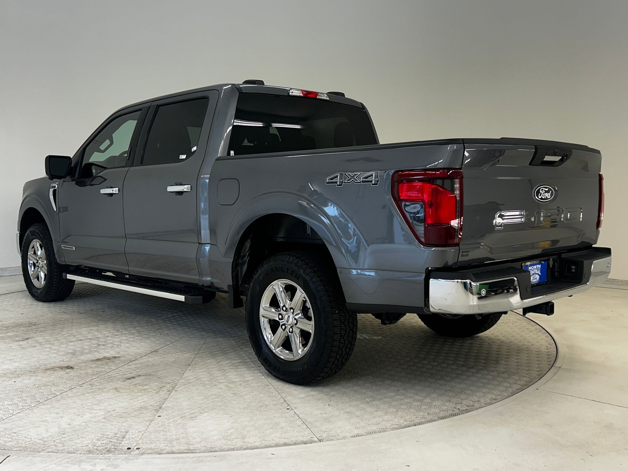 Certified 2024 Ford F150 XLT w/ Mobile Office Package image 3