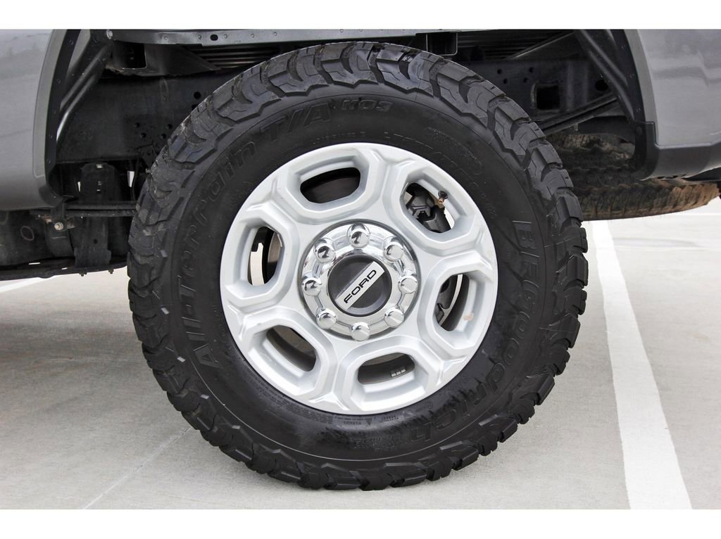 Certified 2025 Ford F250 XLT w/ FX4 Off-Road Package AWD/4WD image 29