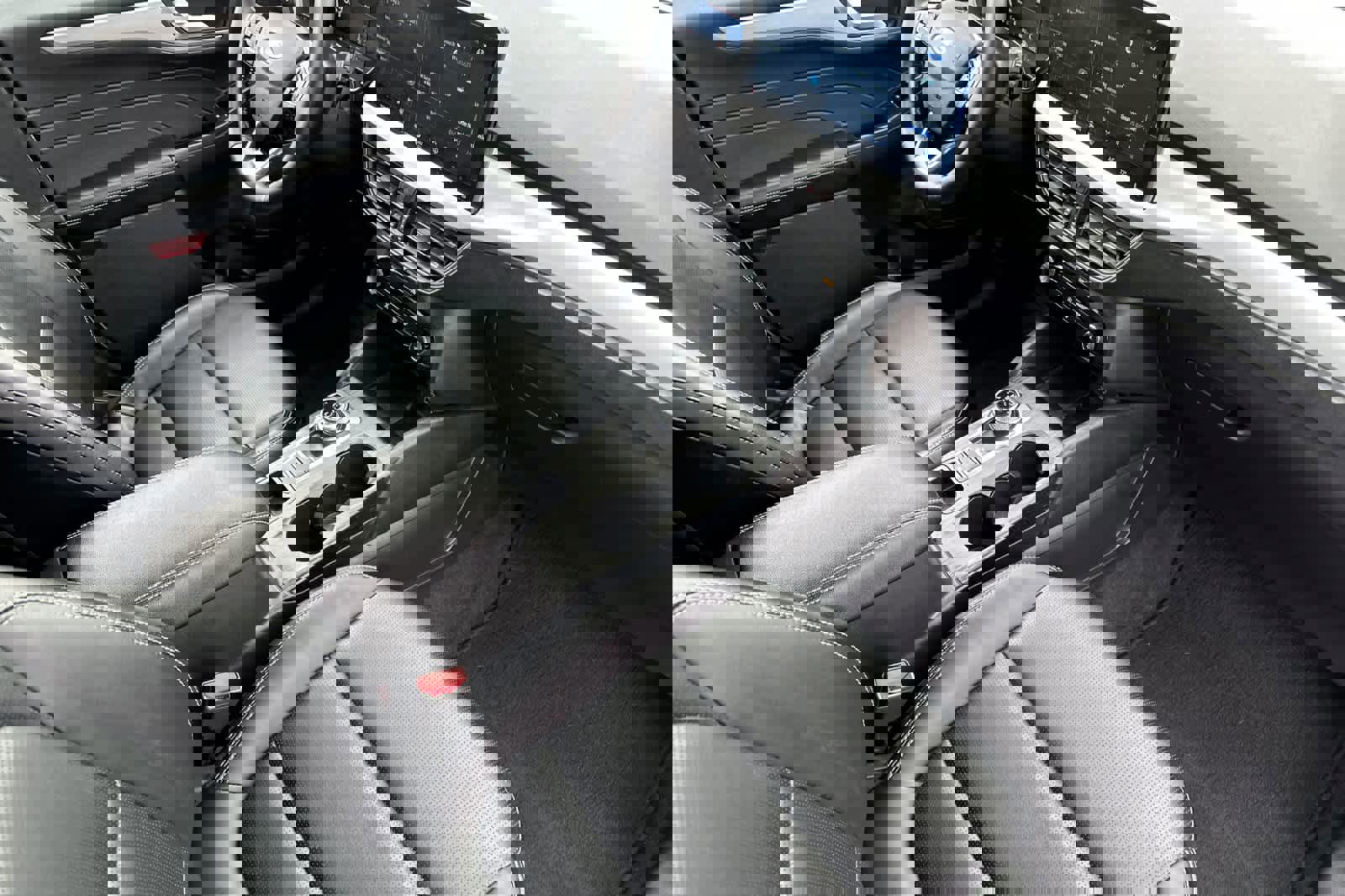 Certified 2025 Ford Escape Platinum image 16