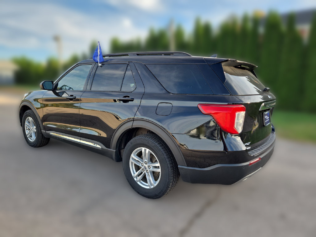 Certified 2023 Ford Explorer XLT w/ Equipment Group 202A AWD/4WD image 9