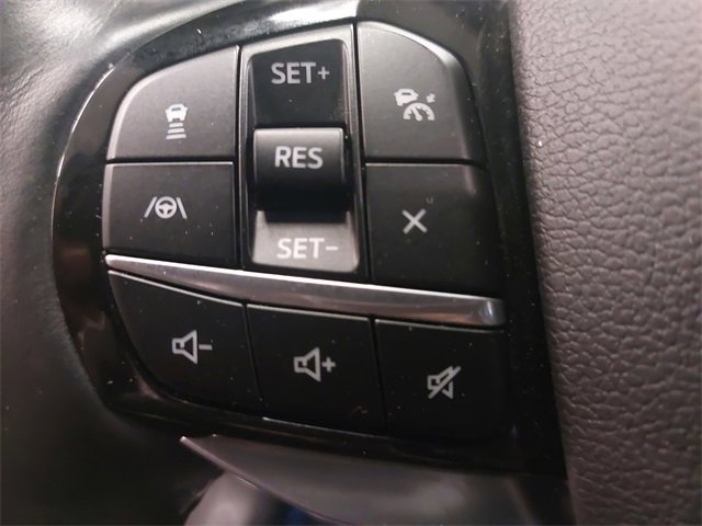 Certified 2021 Ford Explorer Platinum w/ Equipment Group 601A image 17