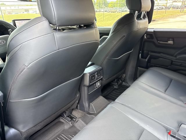 Used 2025 Toyota 4Runner Limited AWD/4WD image 18
