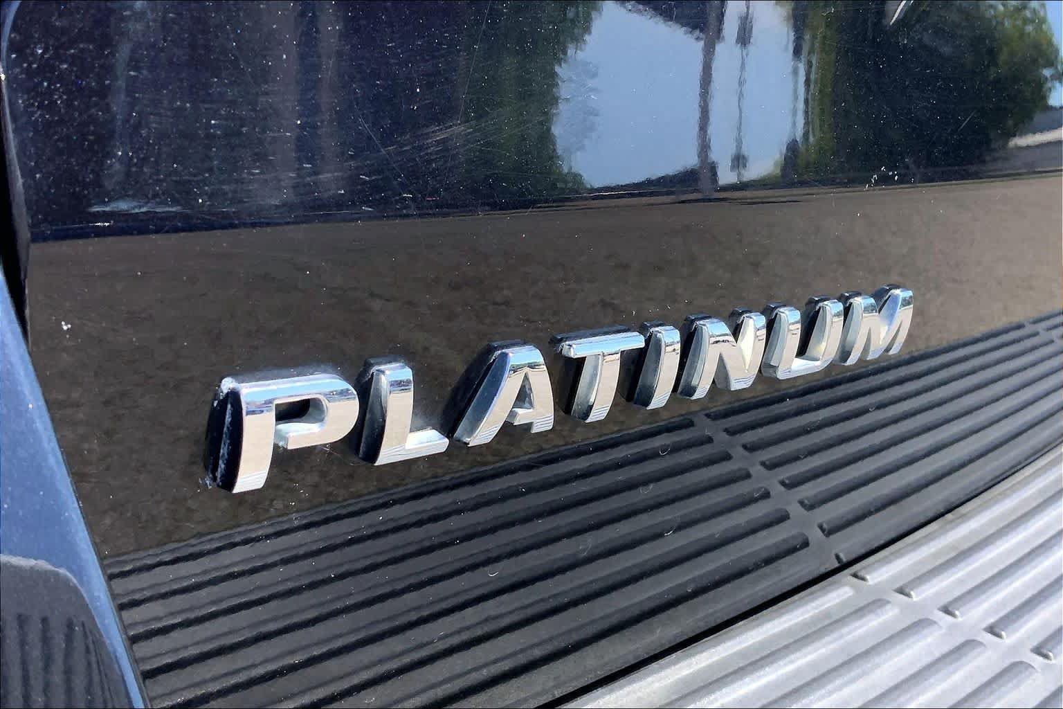 Certified 2019 Ford Expedition Platinum RWD image 18