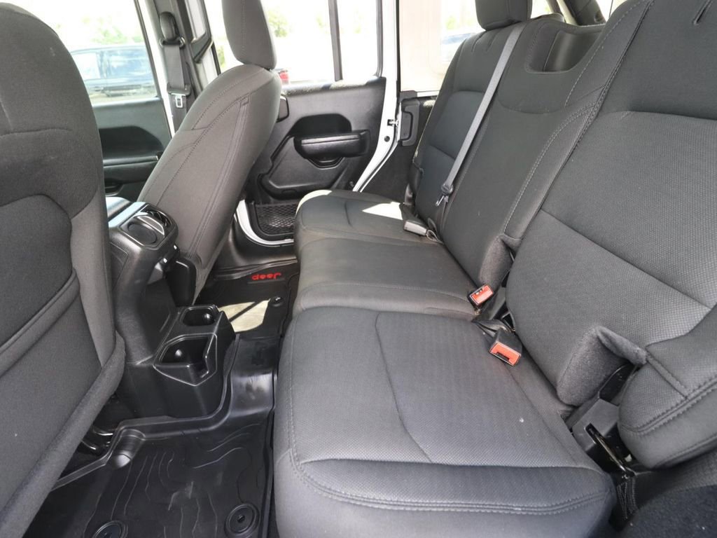 Used 2022 Jeep Wrangler Unlimited Sport AWD/4WD image 13