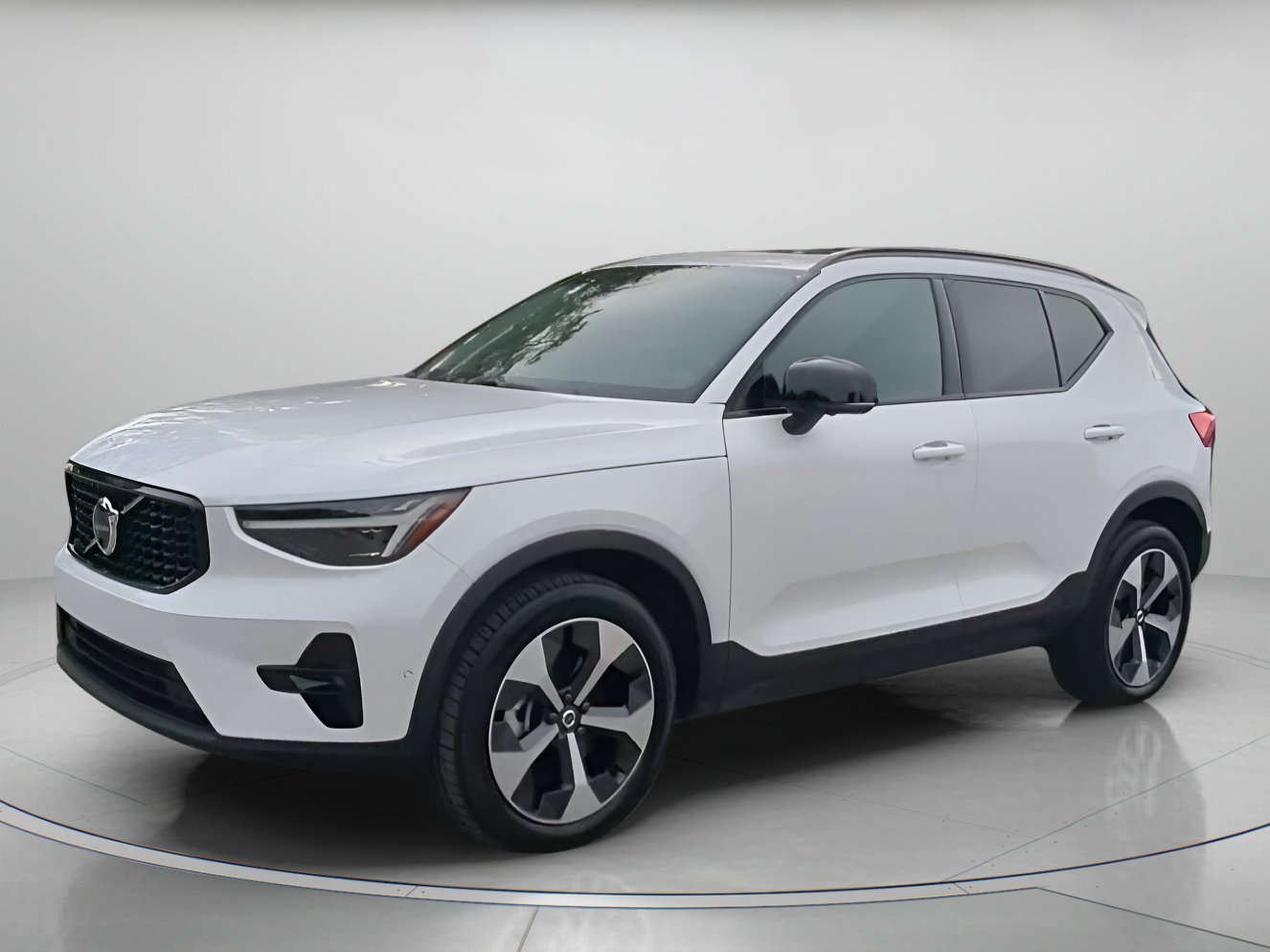 Used 2026 Volvo XC40 B5 Plus AWD/4WD image 13