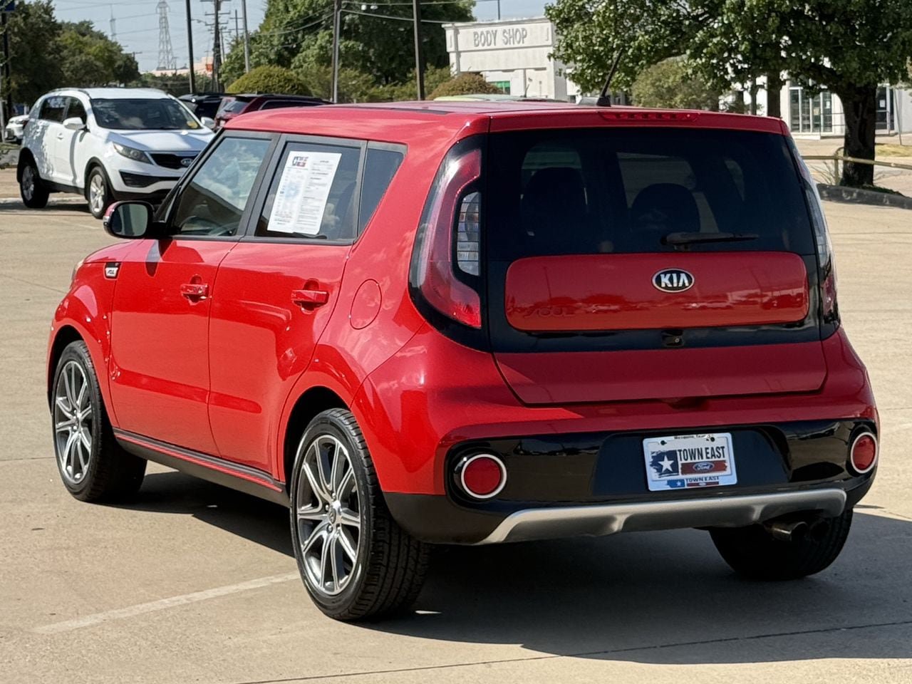 Used 2018 Kia Soul ! FWD image 5