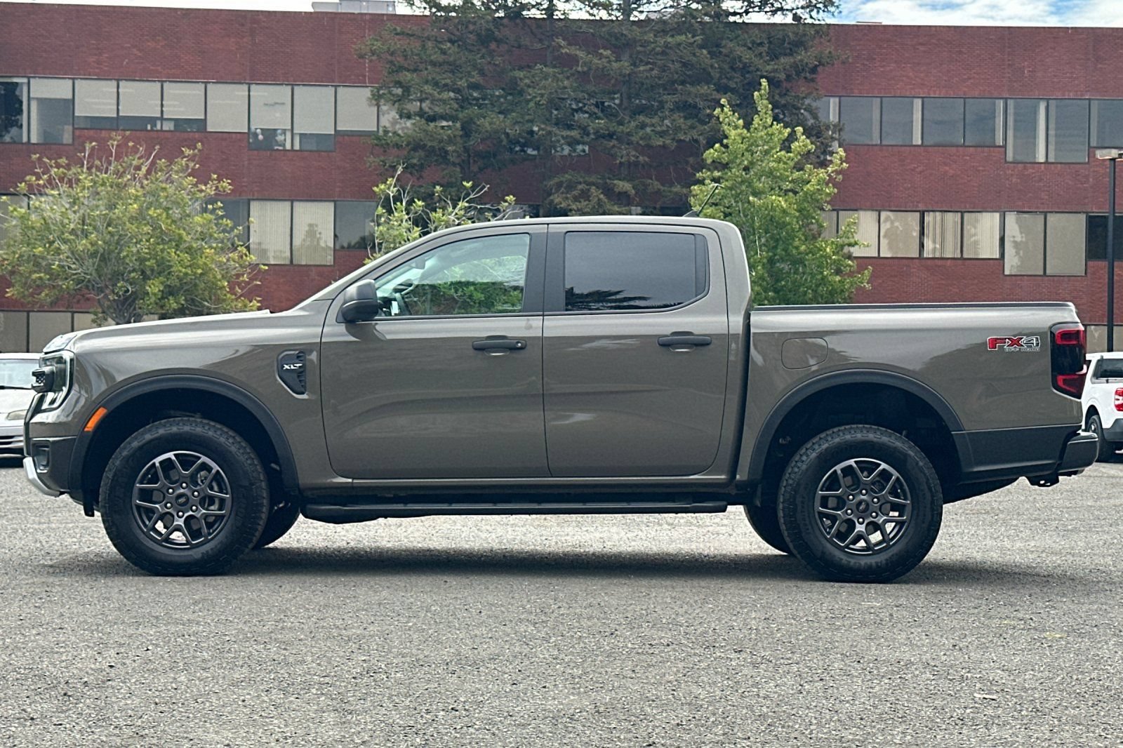 Certified 2025 Ford Ranger XLT w/ FX4 Off-Road Package AWD/4WD image 7