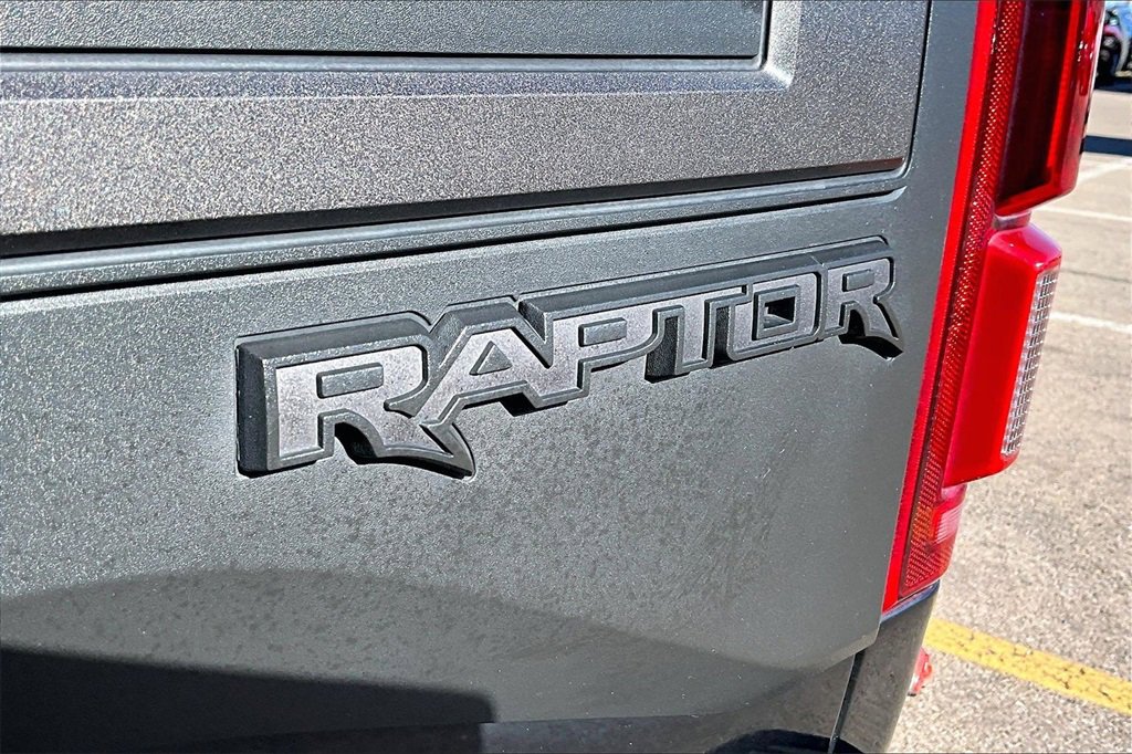 Certified 2019 Ford F150 Raptor w/ Equipment Group 802A Luxury image 8