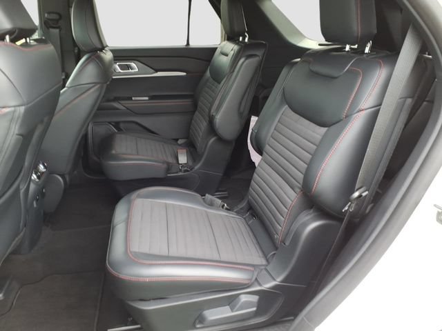 Certified 2026 Ford Explorer ST-Line w/ ST-Line Street Pack RWD image 19