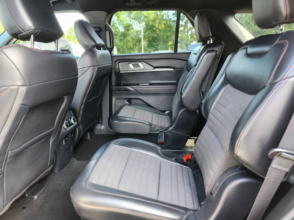 Certified 2025 Ford Explorer ST-Line AWD/4WD image 16