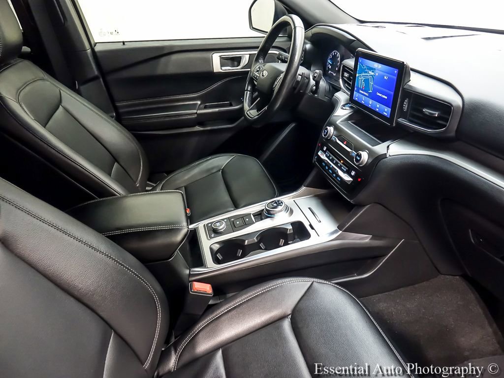 Certified 2020 Ford Explorer XLT w/ Equipment Group 202A AWD/4WD image 26