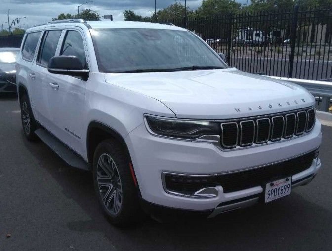 Used 2023 Jeep Wagoneer L Series II AWD/4WD image 3