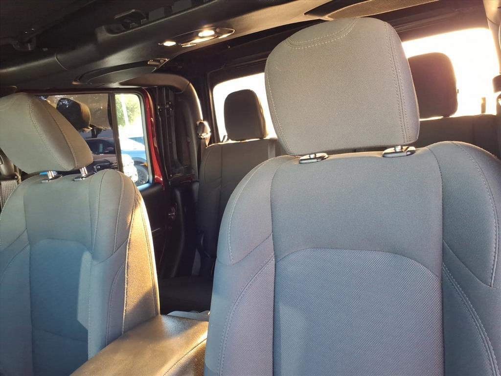 Used 2022 Jeep Gladiator Willys image 14