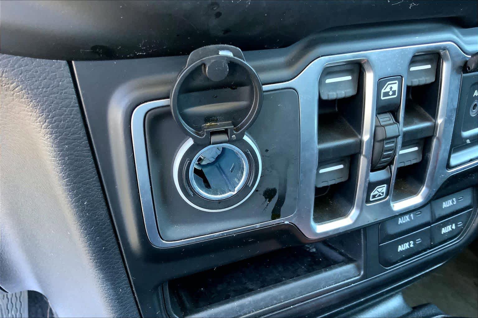 Used 2021 Jeep Wrangler Unlimited Sport AWD/4WD image 31