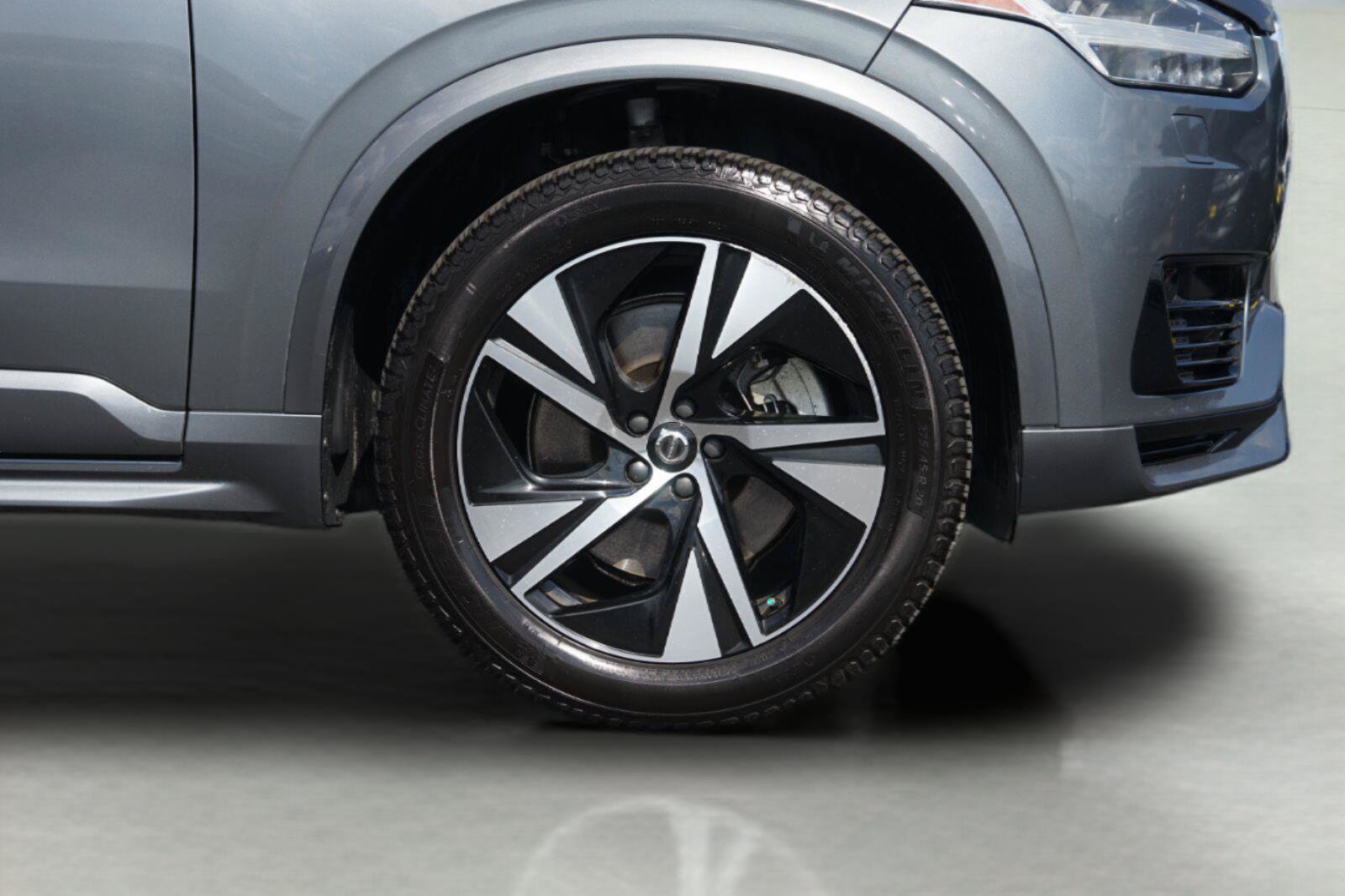 Used 2020 Volvo XC90 T8 R-Design w/ Protection Package Premier AWD/4WD image 4