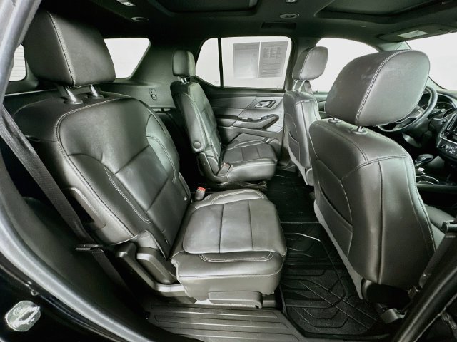 Used 2023 Chevrolet Traverse LT w/ LT Premium Package AWD/4WD image 39