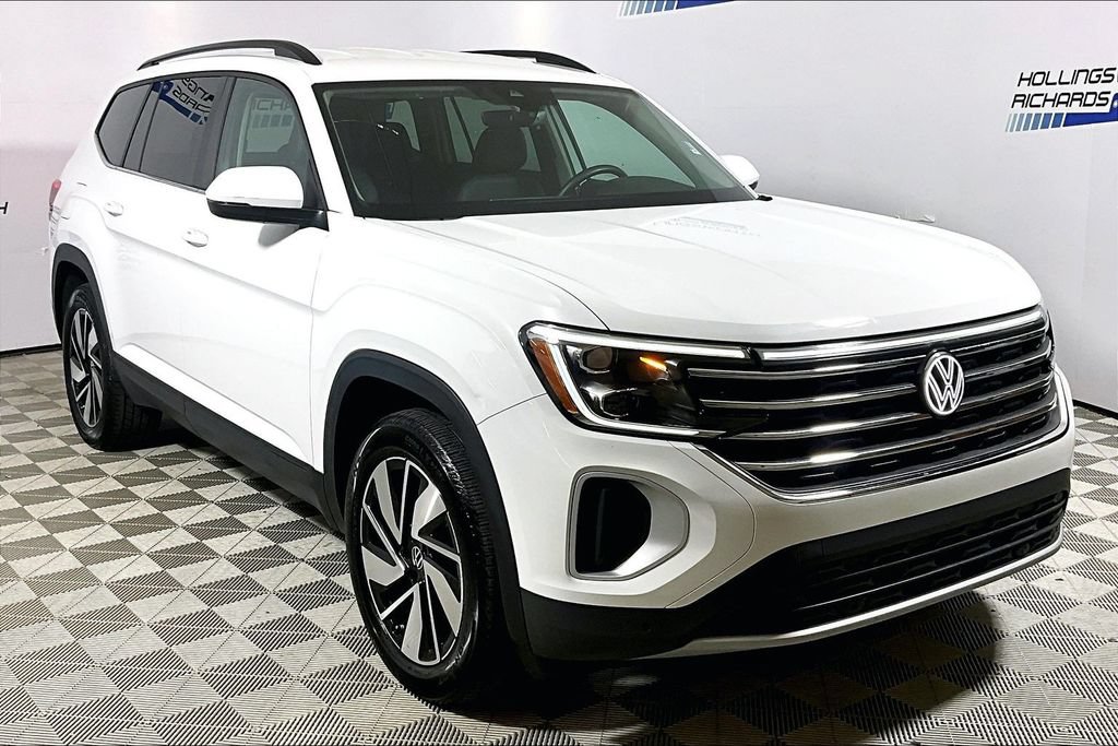 Used 2025 Volkswagen Atlas SE FWD image 3