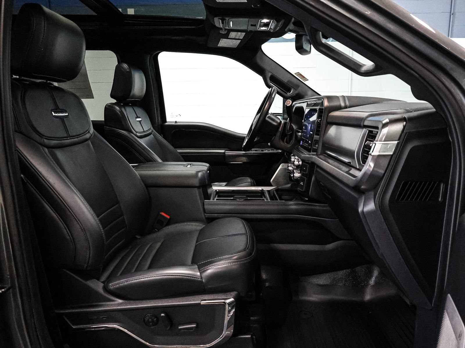 Certified 2025 Ford F350 Platinum AWD/4WD image 25