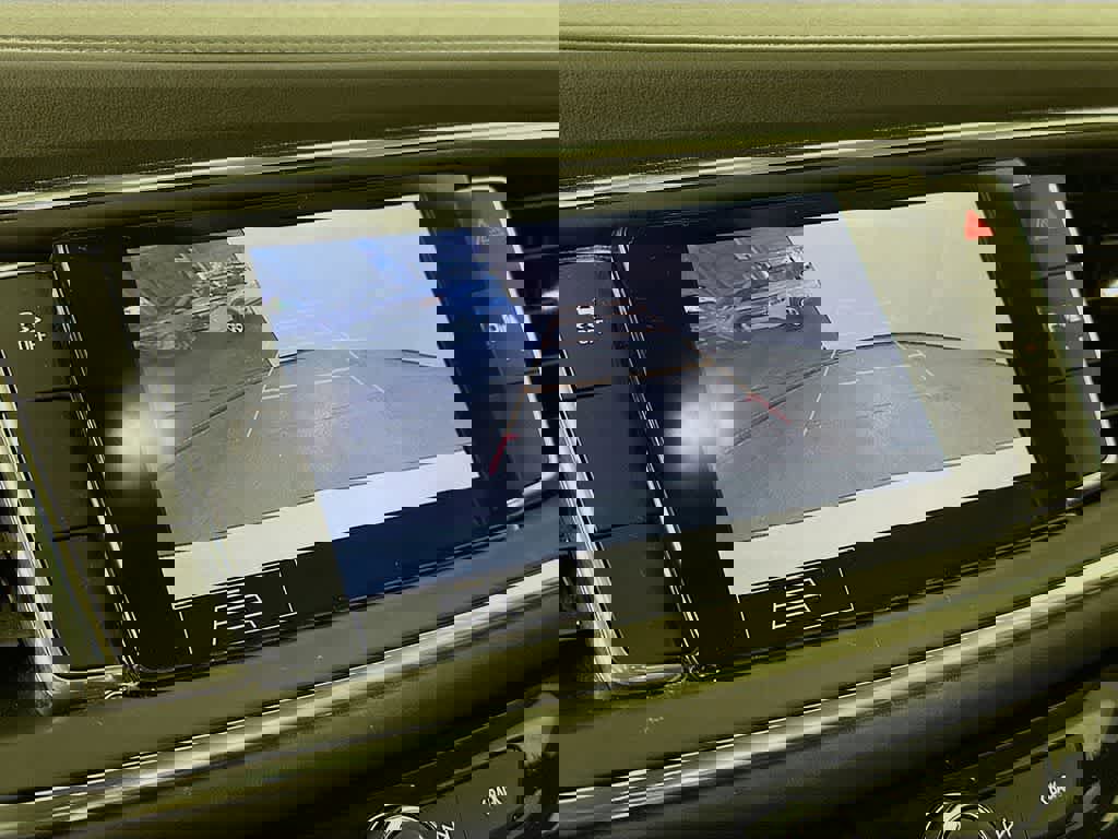 Used 2021 Buick Enclave Essence image 28