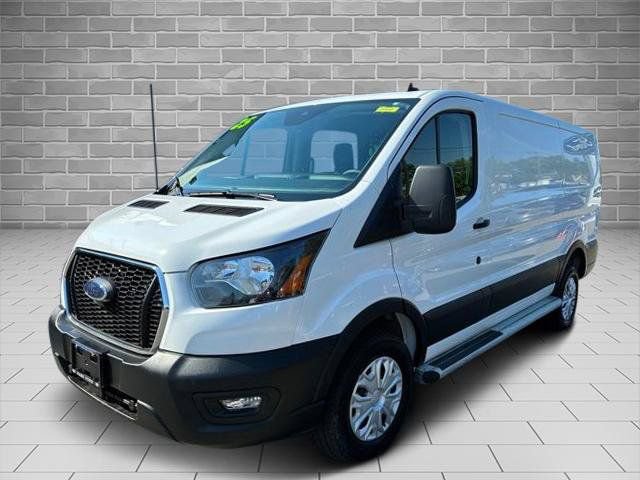 Certified 2025 Ford Transit 250 Low Roof w/ Exterior Upgrade Package RWD image 9