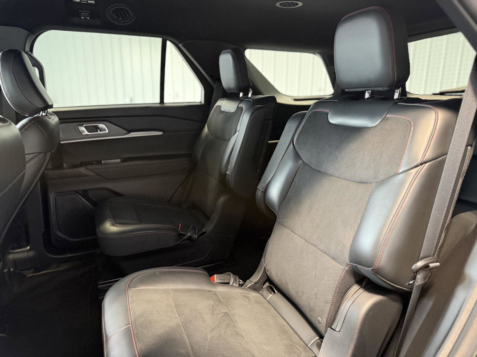 Certified 2025 Ford Explorer ST image 21