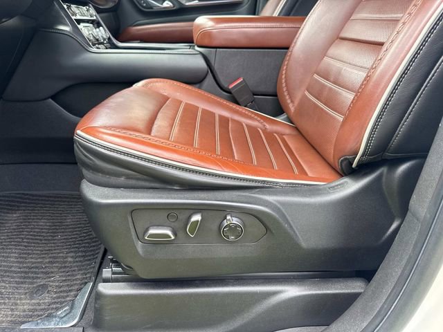 Used 2023 GMC Yukon XL Denali Ultimate AWD/4WD image 24