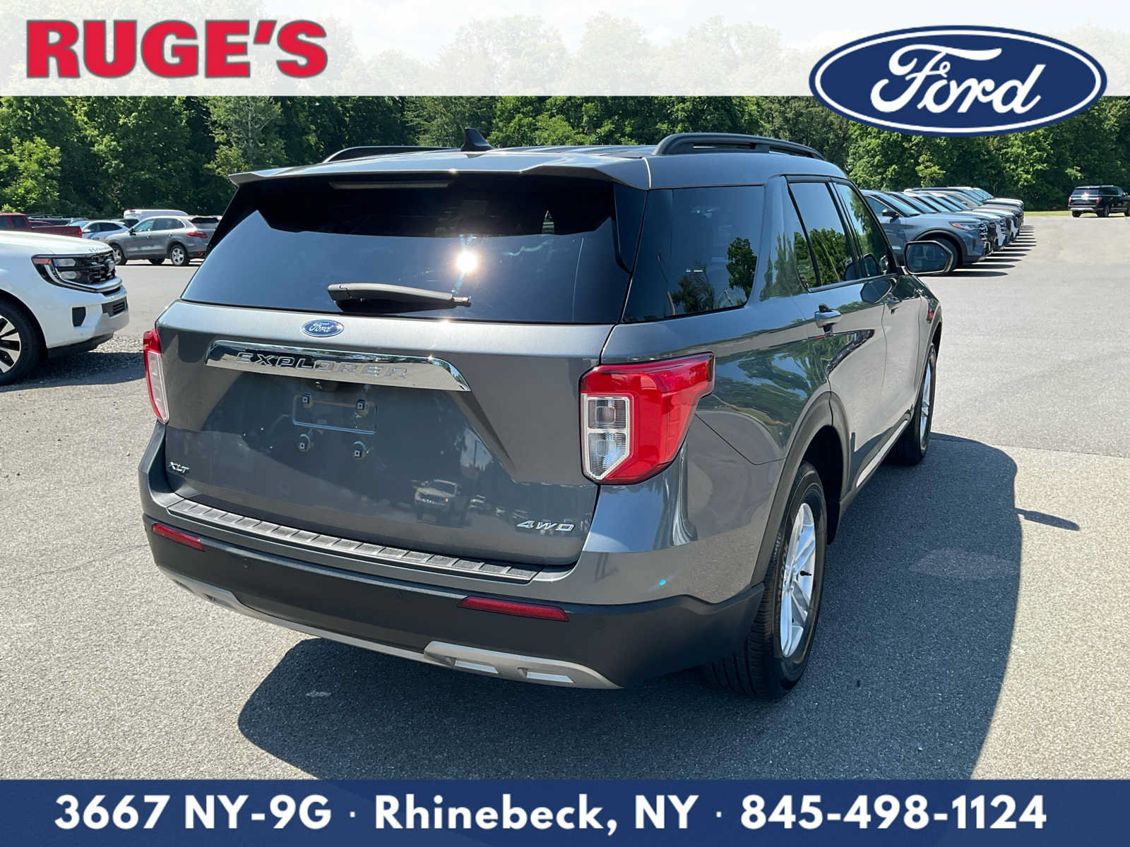 Certified 2023 Ford Explorer XLT w/ Equipment Group 202A AWD/4WD image 3