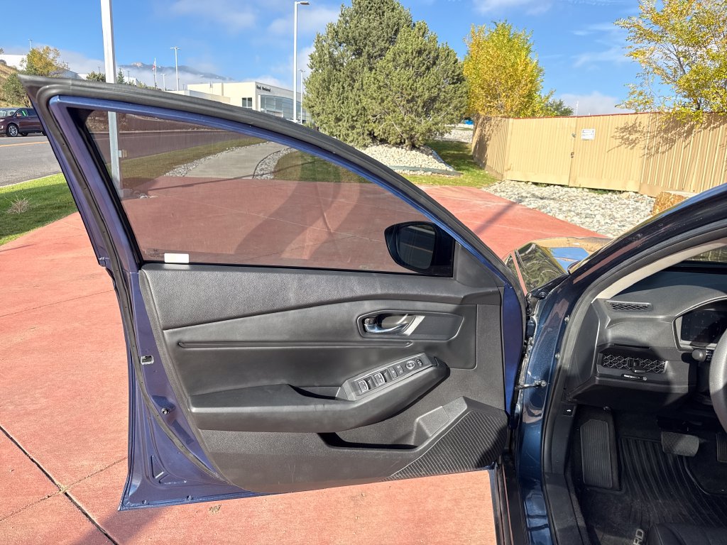 Used 2023 Honda Accord EX image 11