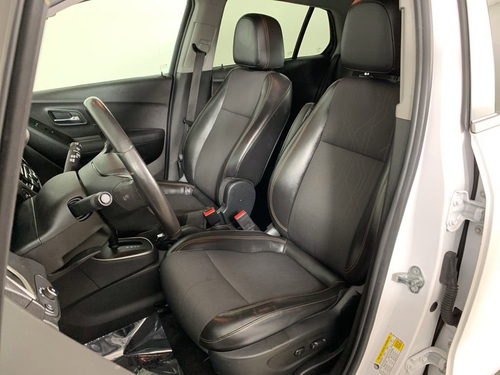 Used 2017 Chevrolet Trax LT w/ Driver Confidence Package FWD image 25
