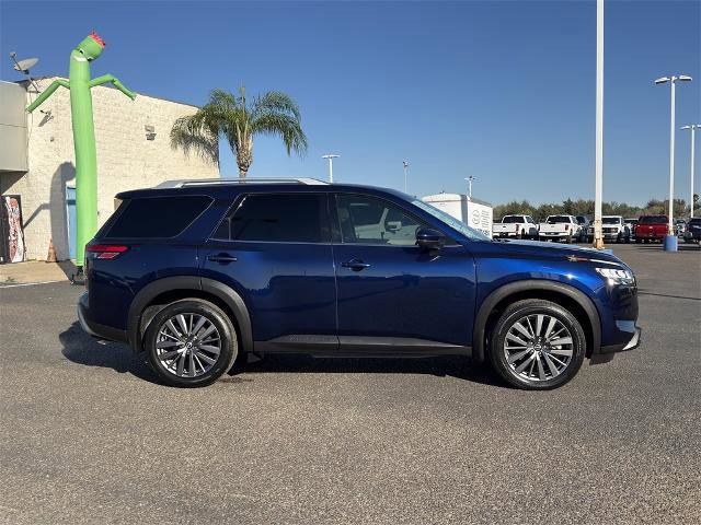 Used 2022 Nissan Pathfinder SL w/ SL Premium Package image 6