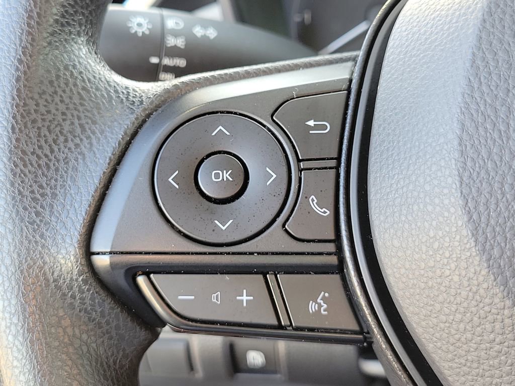 Used 2025 Toyota Corolla LE image 23