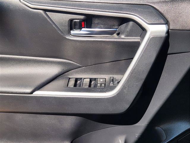 Used 2021 Toyota RAV4 XLE FWD image 23