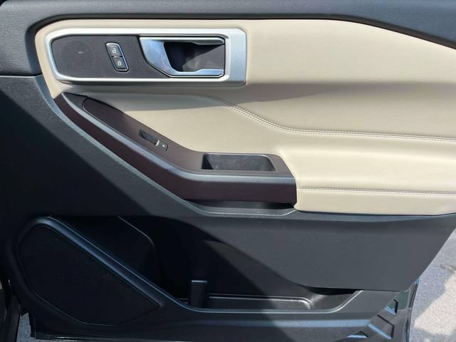 Certified 2020 Ford Explorer XLT w/ Equipment Group 202A AWD/4WD image 24