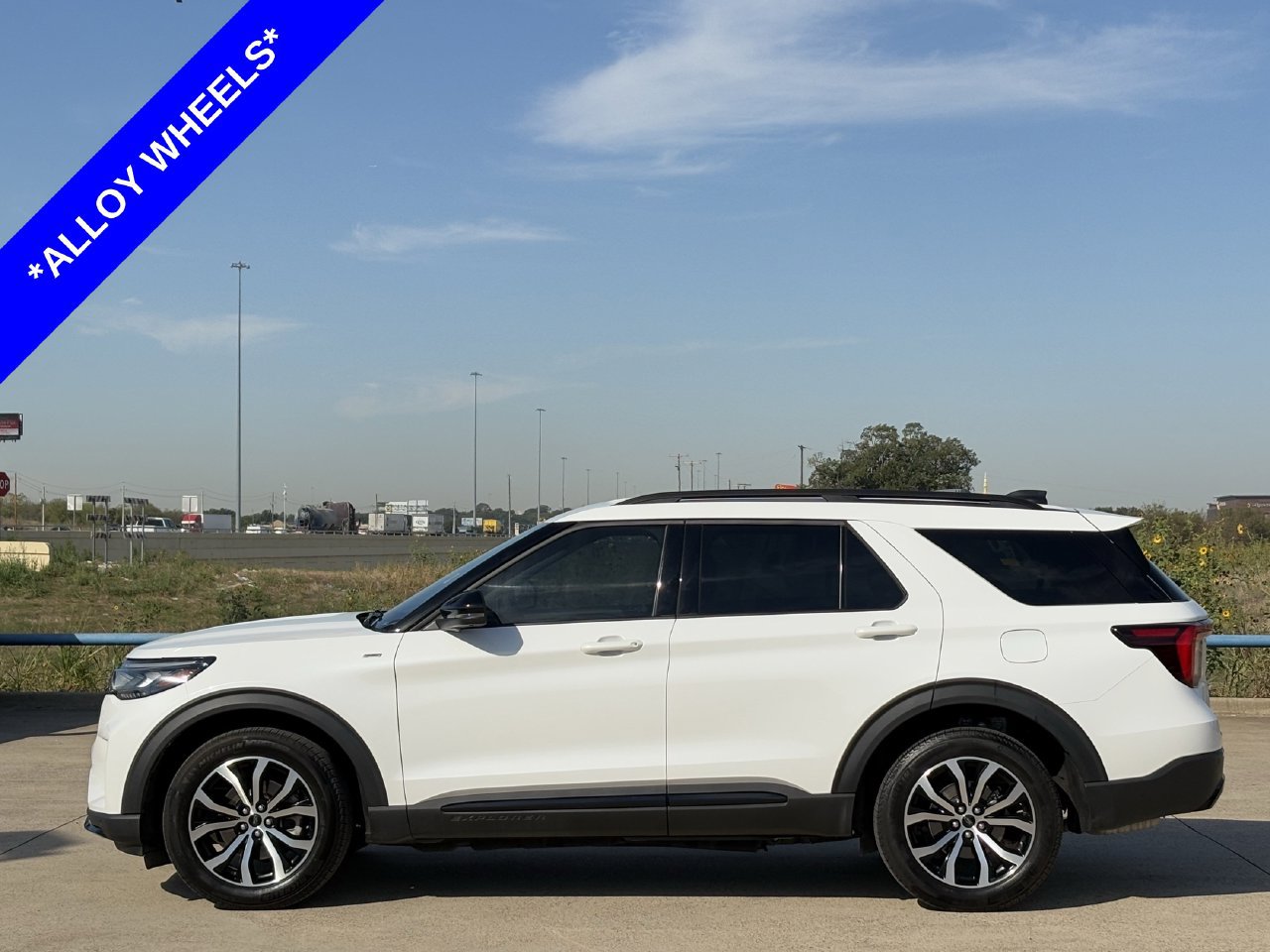 Certified 2025 Ford Explorer ST-Line AWD/4WD image 3