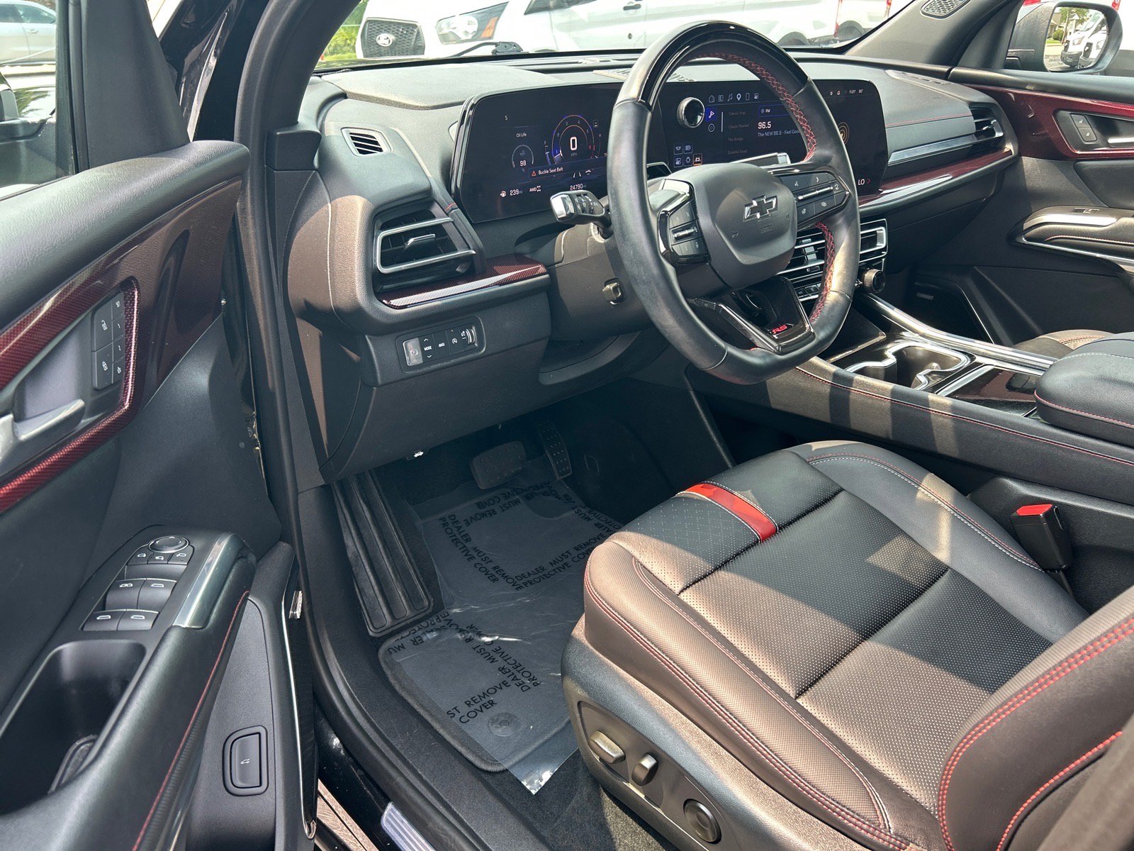 Used 2024 Chevrolet Traverse RS w/ LPO, Floor Liner Package AWD/4WD image 8