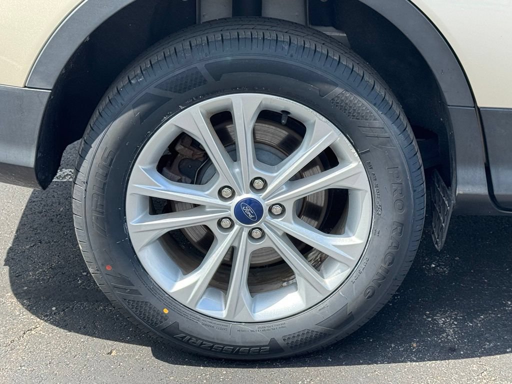 Certified 2018 Ford Escape SE FWD image 43