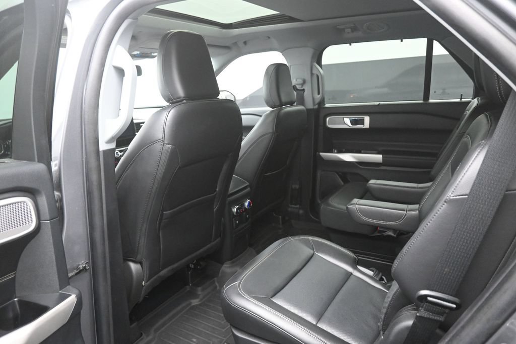 Certified 2022 Ford Explorer Limited w/ Equipment Group 301A RWD image 25