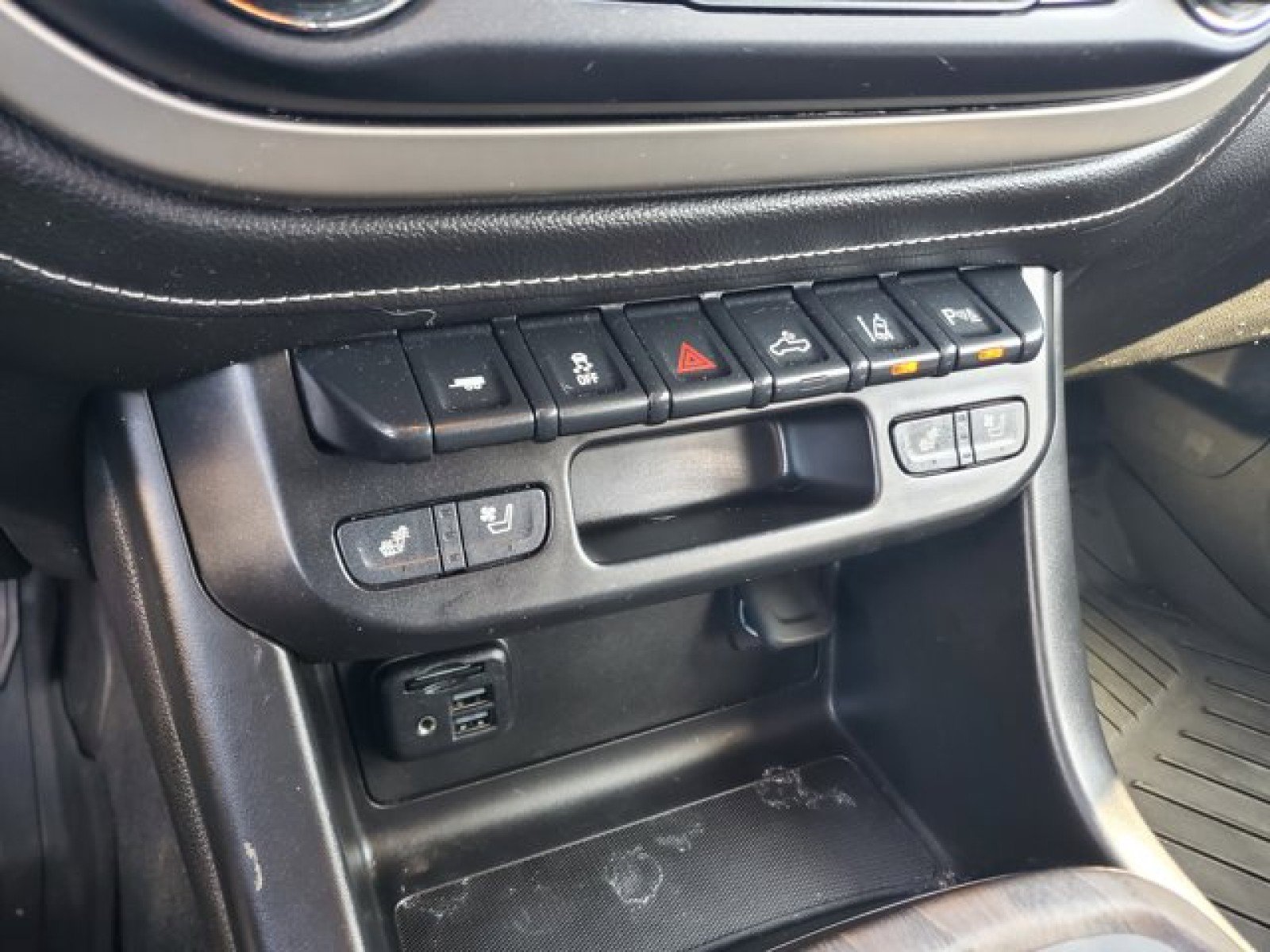 Used 2021 GMC Canyon Denali image 22