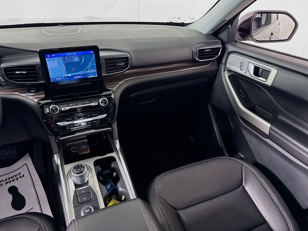 Certified 2022 Ford Explorer Limited w/ Equipment Group 301A image 26