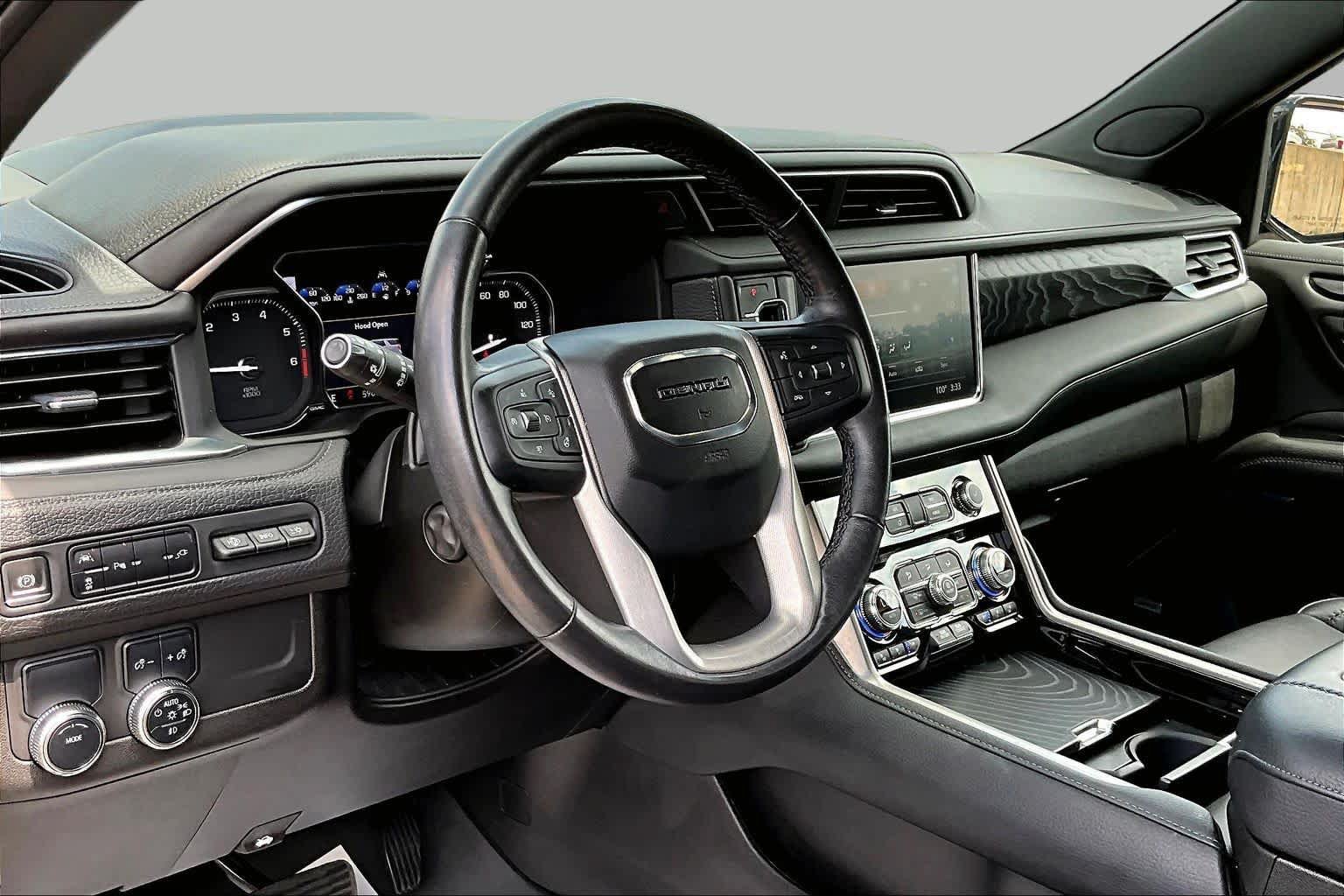 Used 2021 GMC Yukon Denali w/ LPO, Illumination Package RWD image 18