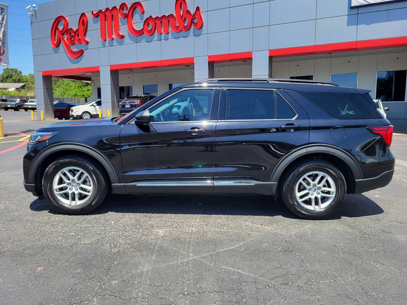 Certified 2025 Ford Explorer Active RWD image 7