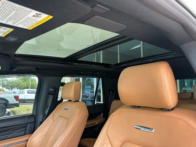 Certified 2023 Ford Expedition Platinum AWD/4WD image 2