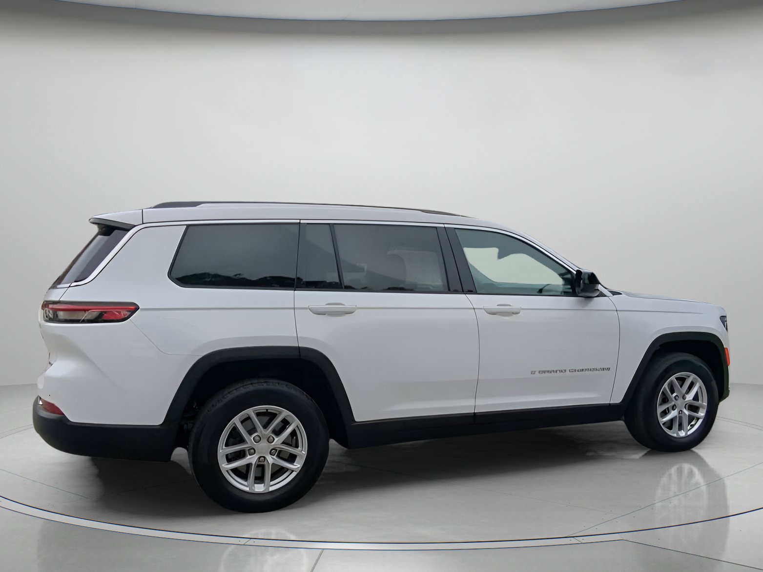 Used 2024 Jeep Grand Cherokee L Laredo AWD/4WD image 30